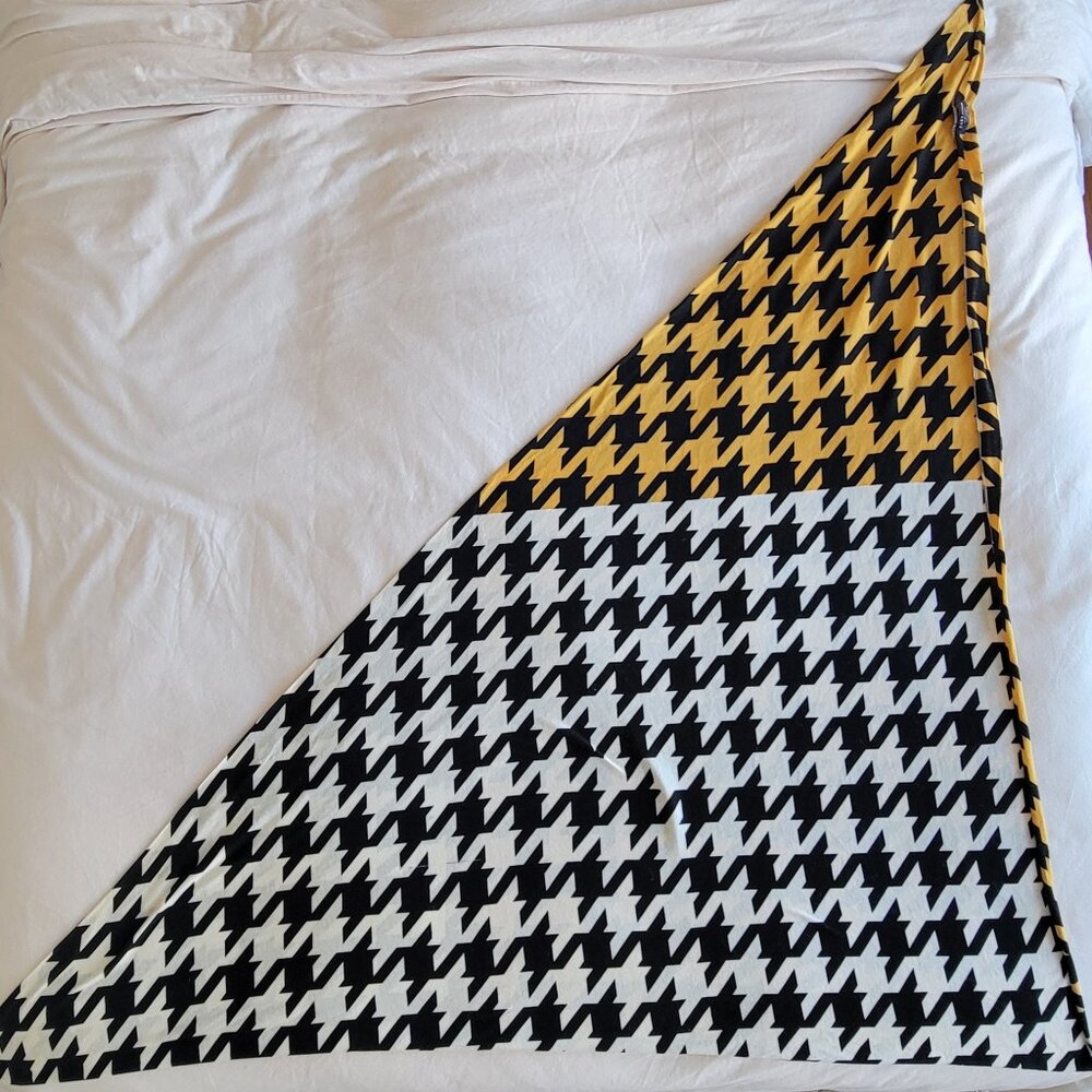 Zara - Bold Graphic Houndstooth Scarf - Yellow / White / Black - Picture 8 of 9
